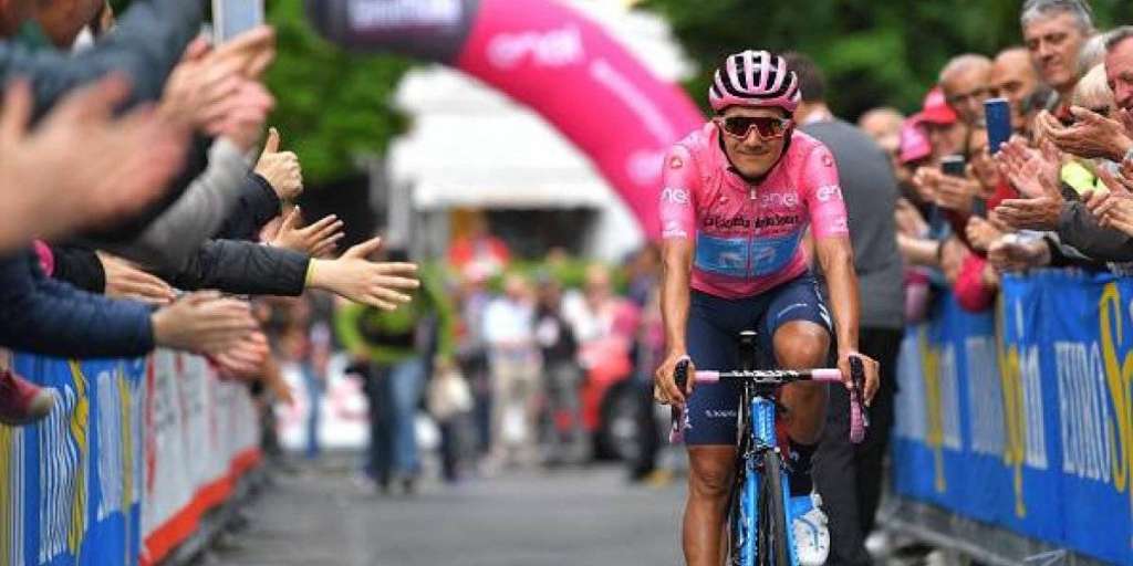 Carapaz está a cuatro etapas de la gloria en el Giro de Italia