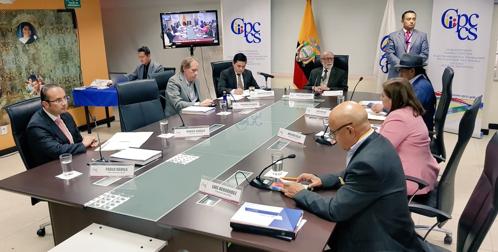 Prorrogan funciones de CNE transitorio