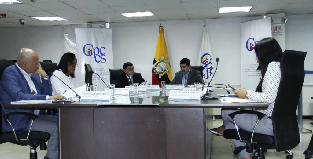 Consejeros del CPCCS presentan pruebas