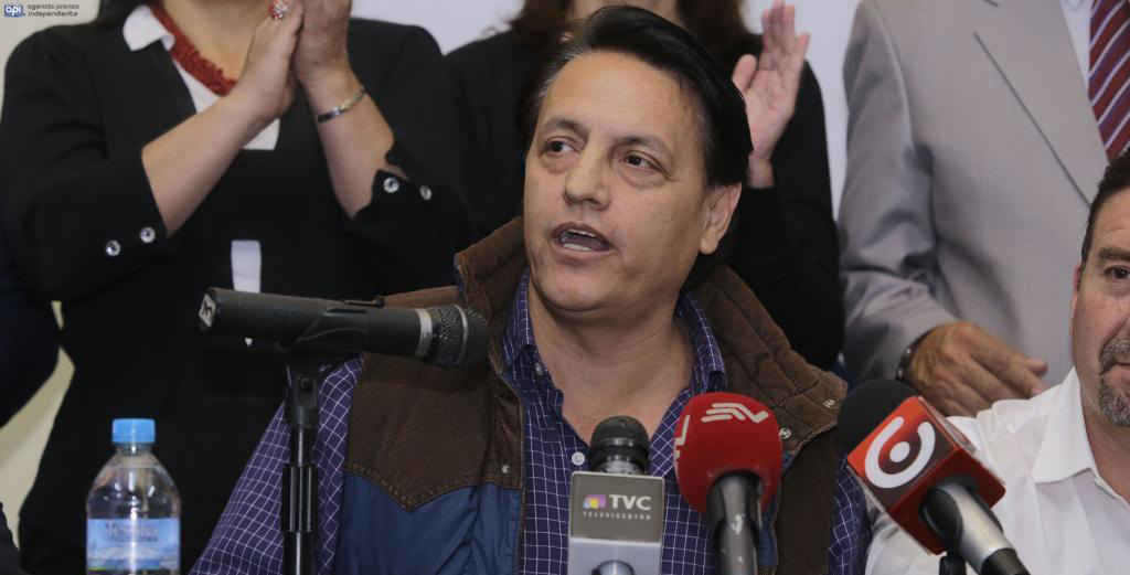 Fernando Villavicencio informa que le ratifican orden de prisión por &quot;negarse a usar brazalete&quot;