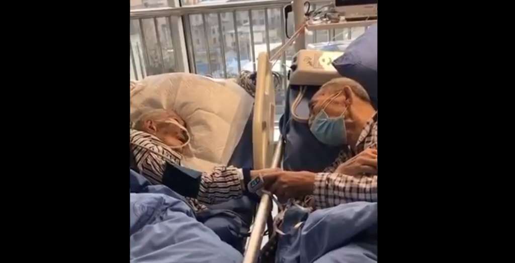 Ancianos infectados por coronavirus se despiden en hospital