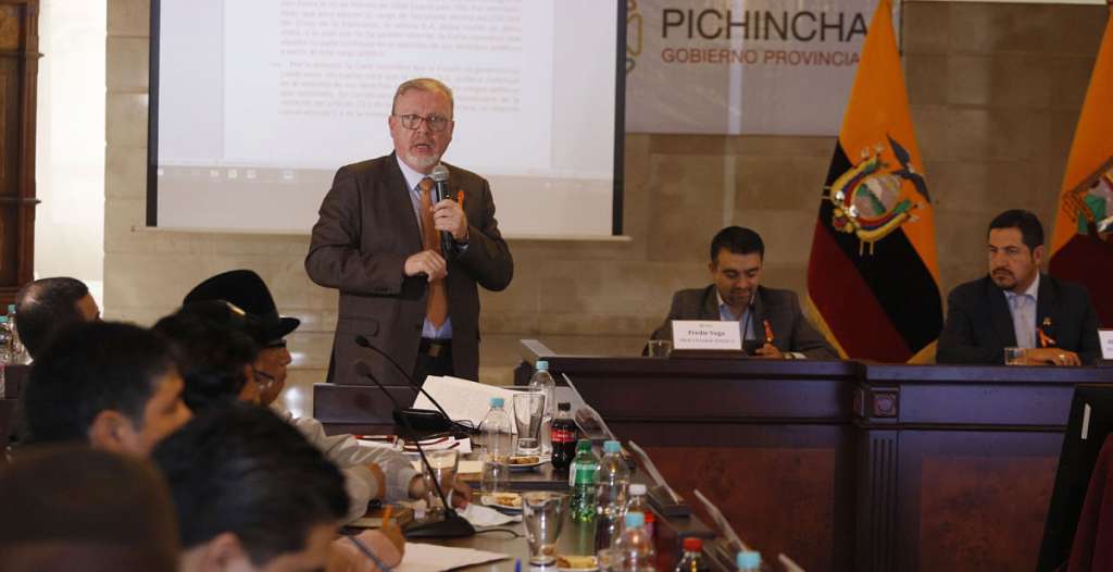 Consejo de Pichincha niega licencia indefinida a Pabón