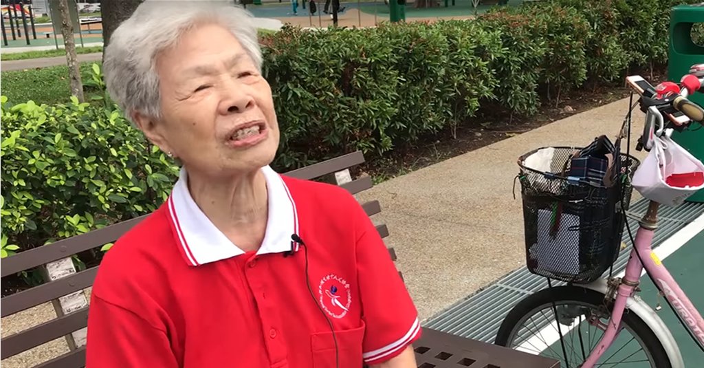 Mujer de 83 años a punto de capturar a todos los pokémones en Pókemon Go