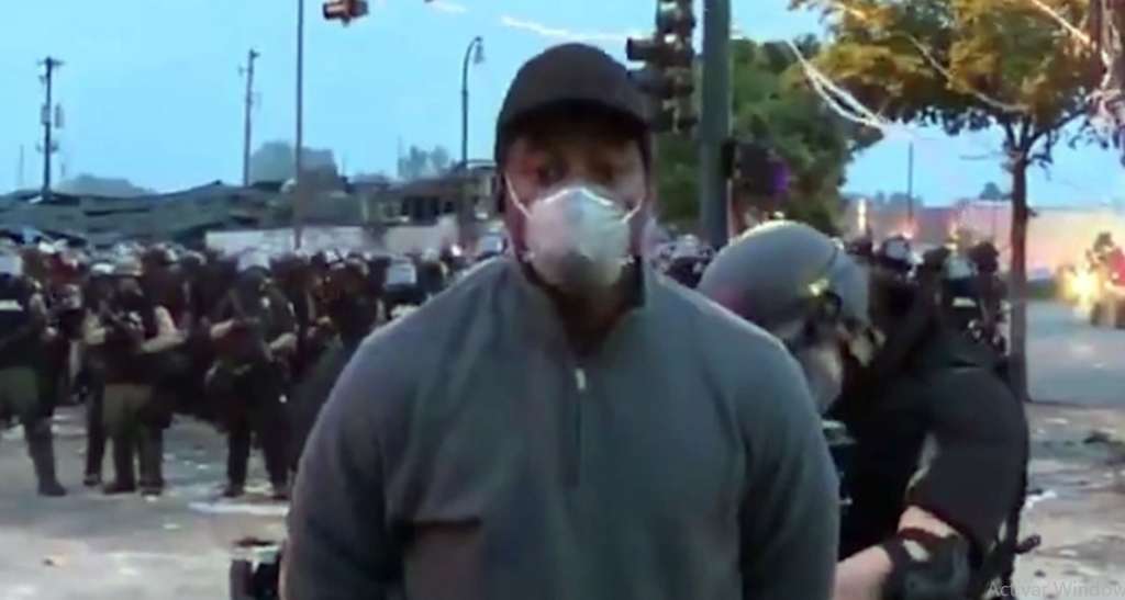 Equipo de CNN es arrestado durante cobertura de disturbios en Minneapolis