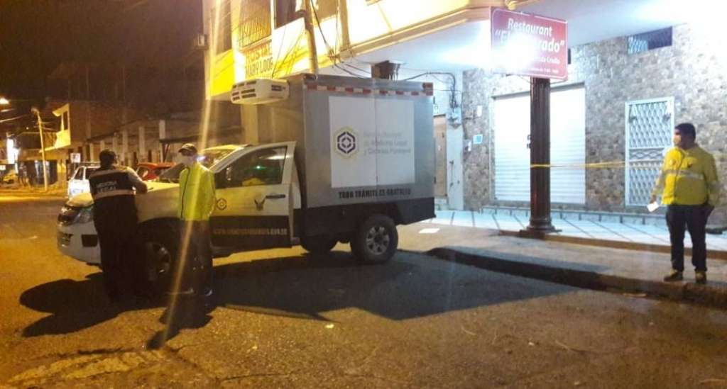 Hallan a mujer muerta en la habitación de un hostal en Manabí