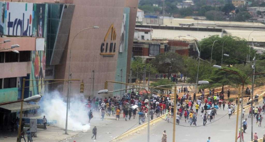 Venezuela: denuncian saqueo de más de 500 comercios durante apagón