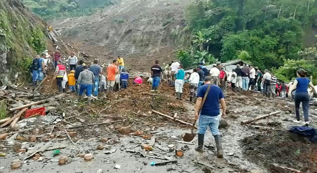 Deslave deja al menos 14 muertos en Colombia