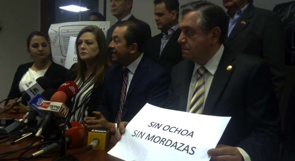 Legisladores de CREO presentan pedido formal de juicio político a Carlos Ochoa
