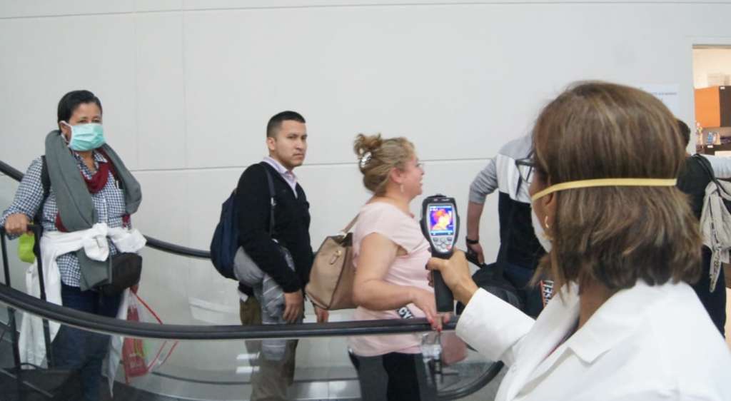 Viajeros con PCR negativa no harán aislamiento al llegar a Ecuador