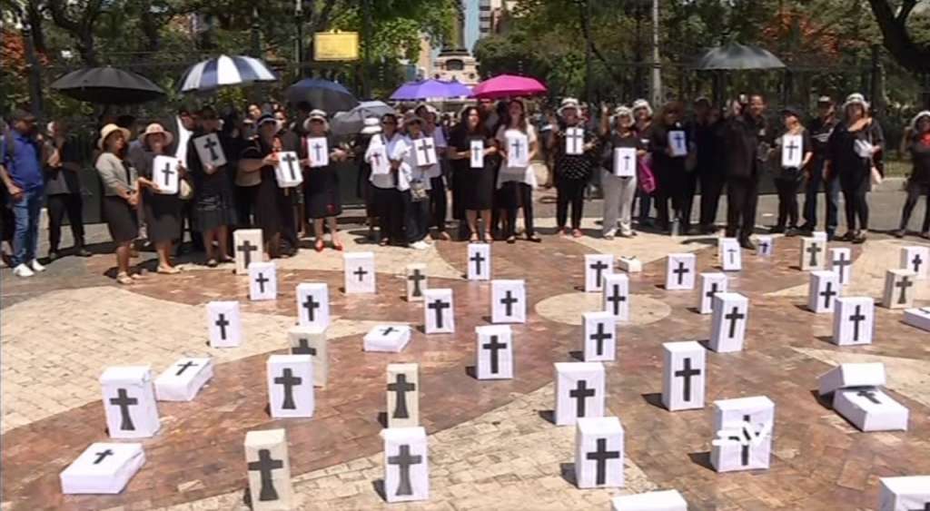 Grupos religiosos y provida se manifiestan contra el aborto