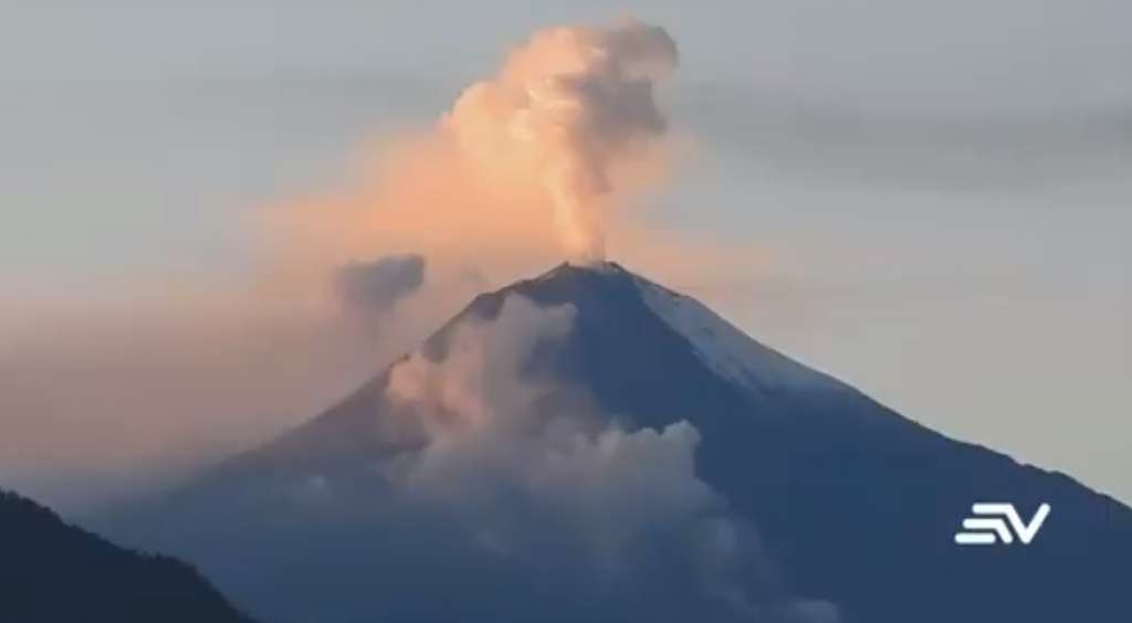 El proceso eruptivo del volcán Sangay cumple 221 días