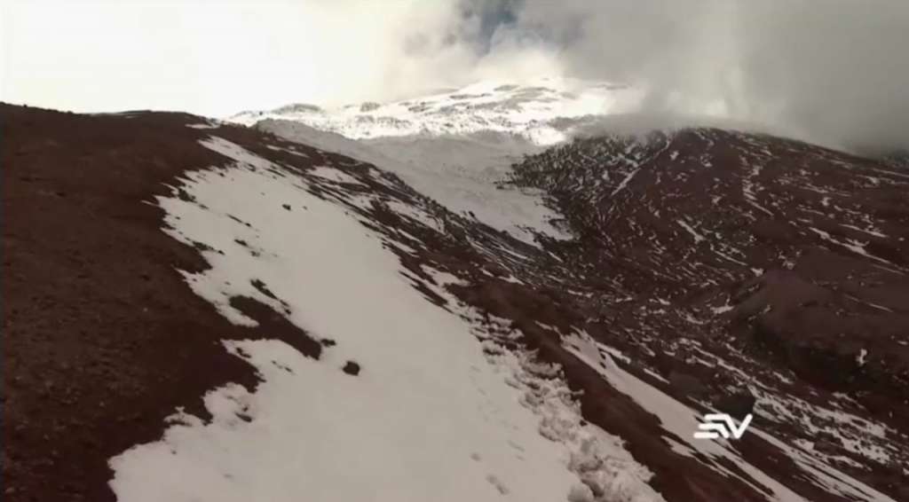 Volcanes Chimborazo y Cotopaxi, sin más de la mitad de su hielo