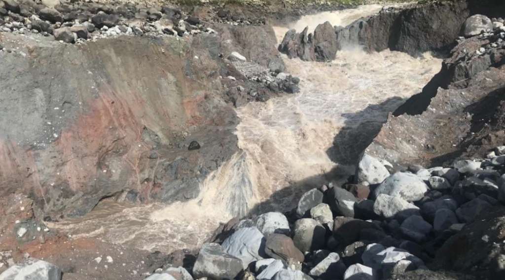 Erosión del río Coca amenaza infraestructura vial, petrolera y eléctrica