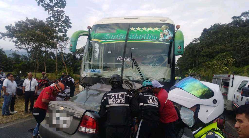 Accidente en Bucay deja 5 fallecidos y 2 heridos