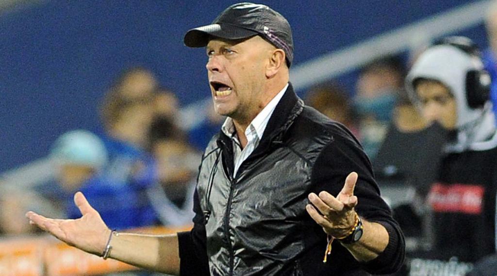 Cerrado el trato, Carlos Ischia dirigirá a Barcelona del 2014