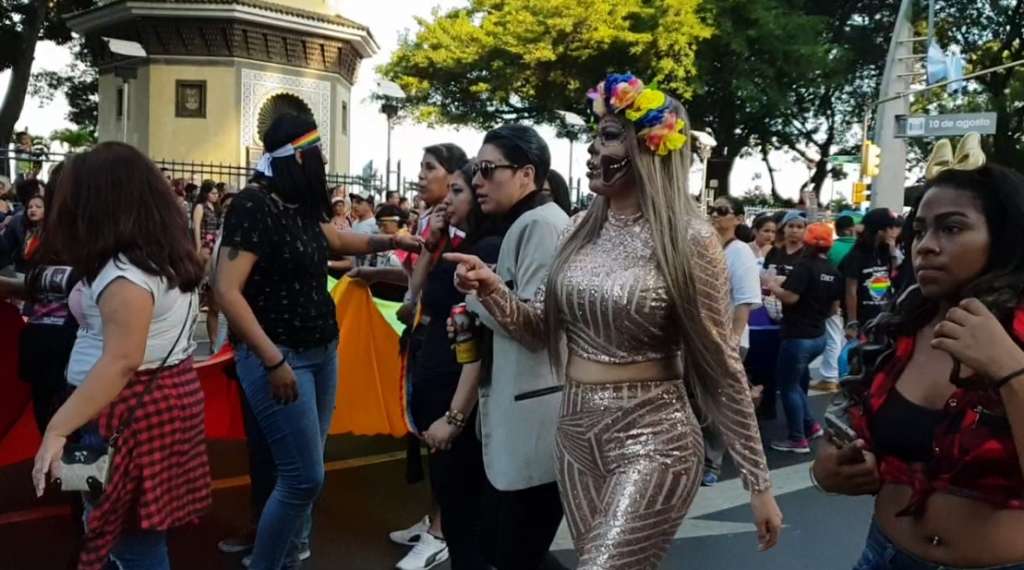 Guayaquil de colores por el desfile del orgullo GLBTI