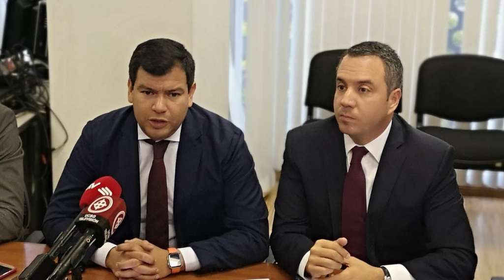 Candidatos a reemplazar a Elizabeth Cabezas se reúnen para revisar agenda legislativa