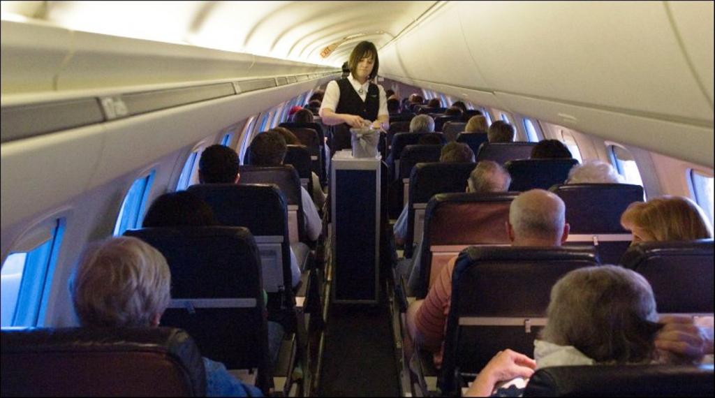 Pasajeros de aerolíneas con nuevos derechos tras aprobarse cambios a la ley
