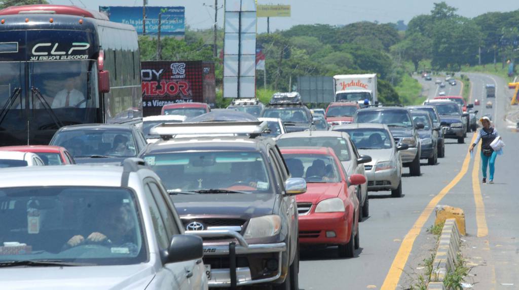 Más de 41 mil vehículos salieron de Guayaquil durante primer feriado sin restricciones