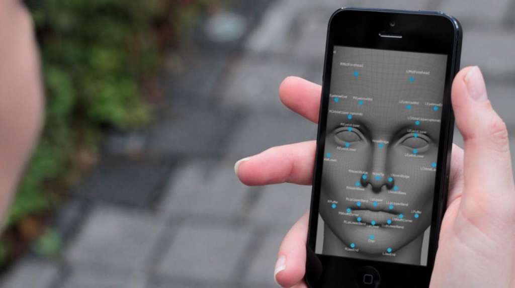 China obligará a nuevos usuarios de teléfonos a escanear su rostro