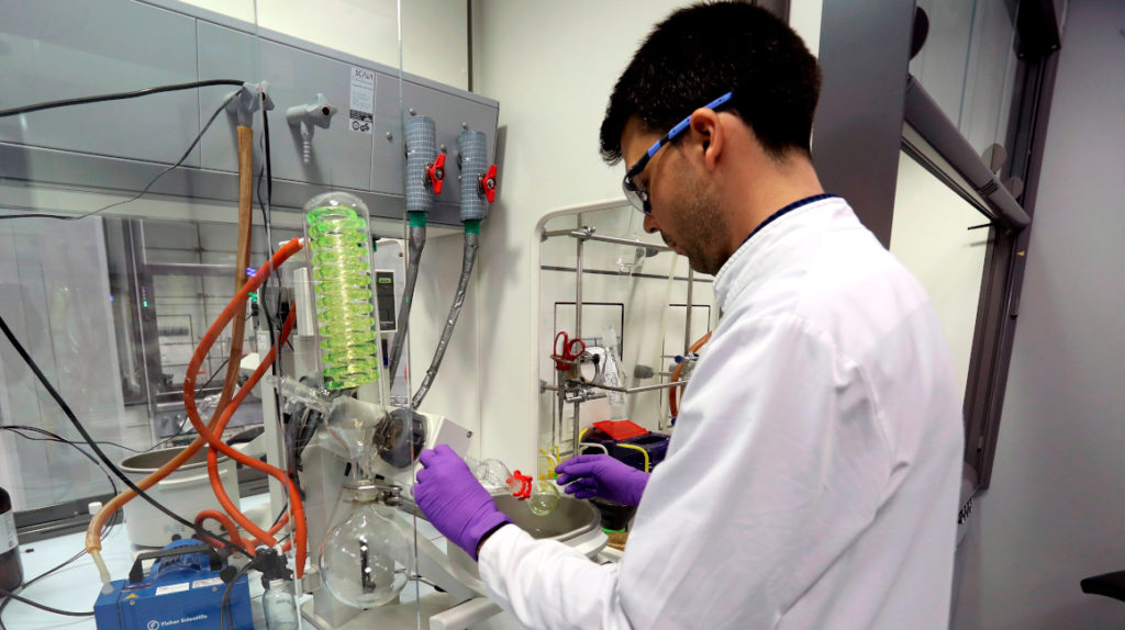 Laboratorios privados registran reducción de casos COVID-19