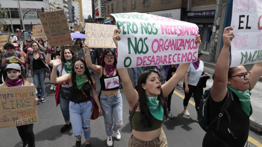 Más del 90% de la población en Ecuador tiene prejuicios sexistas, según un estudio de la ONU