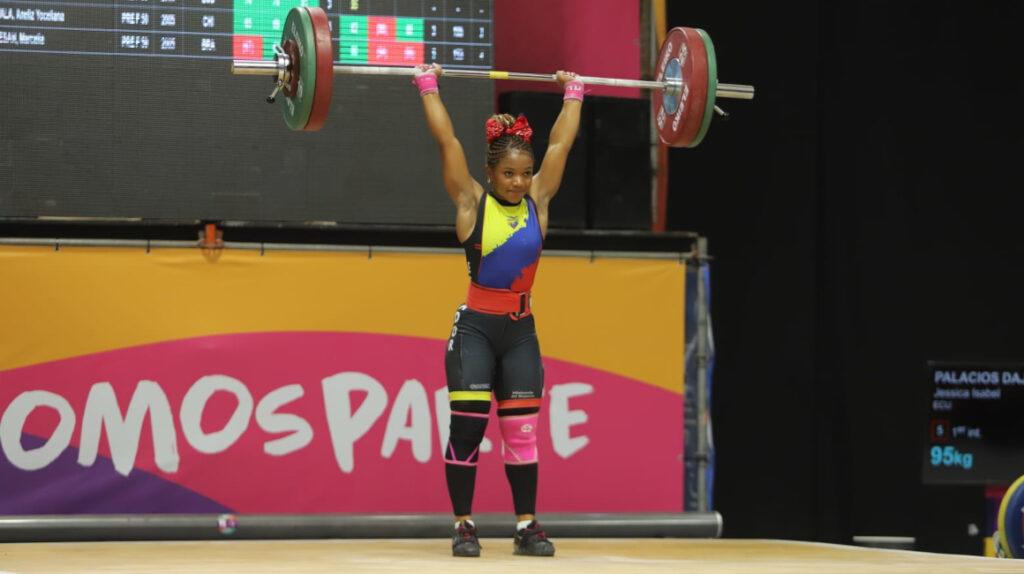 Jessica Palacios, hermana menor de Neisi Dajomes se proclama campeona mundial de Halterofilia