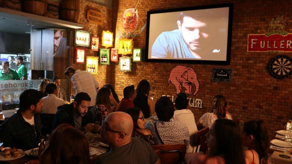 "Tres Familias" y "Sharon", líderes nacionales en sus estrenos