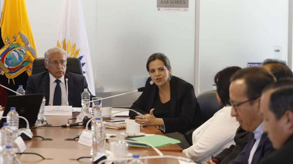 Asamblea espera los textos con las medidas económicas