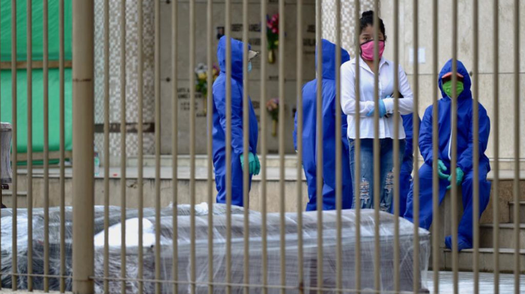 Cuerpos de 41 víctimas de COVID-19 siguen desaparecidos en Guayaquil