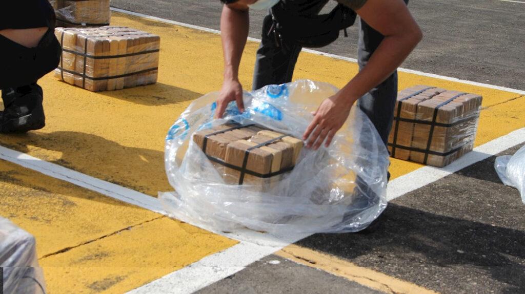 La Policía decomisa 133 kg de cocaína camino a Europa desde Guayaquil