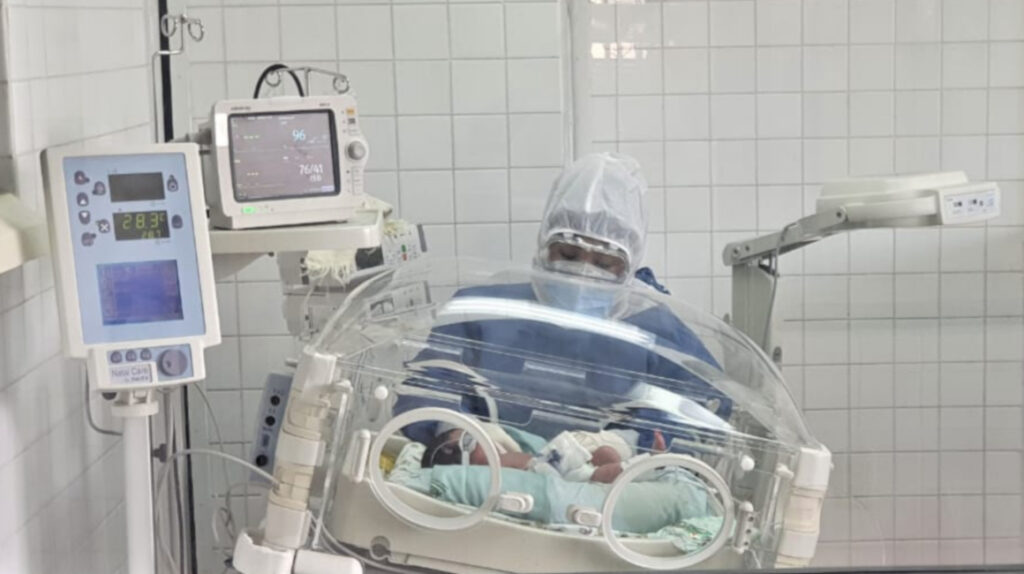 Complejidad del COVID-19 ahora alcanza a niños en Ecuador