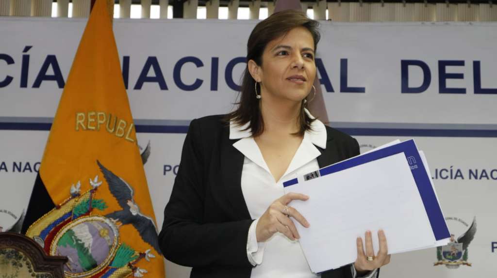 Ministra Romo aclara que no ha presentado renuncia