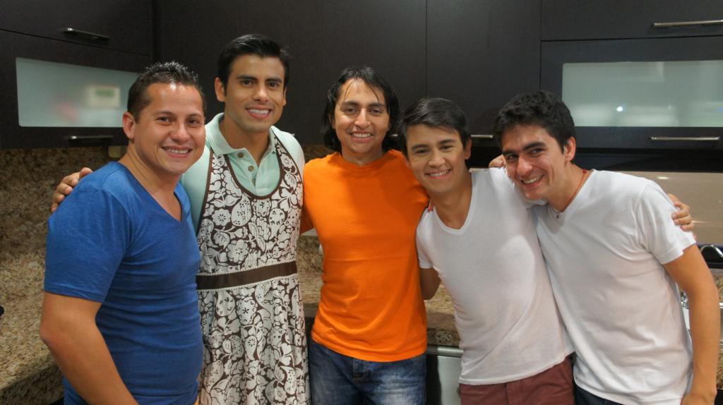 Vea el tras cámaras de Enchufe Tv