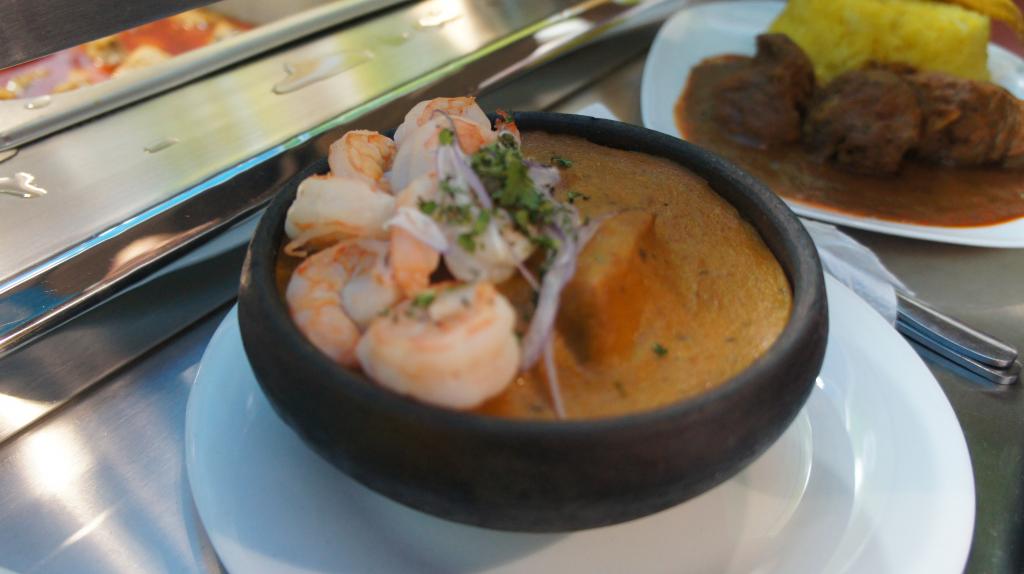 En medio del sabor “guayaco” se inauguró la III Feria Gastronómica Raíces