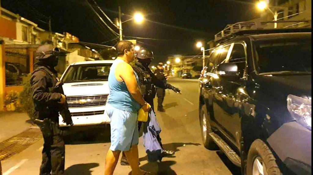 3 detenidos por presunta extorsión a reos de Manabí