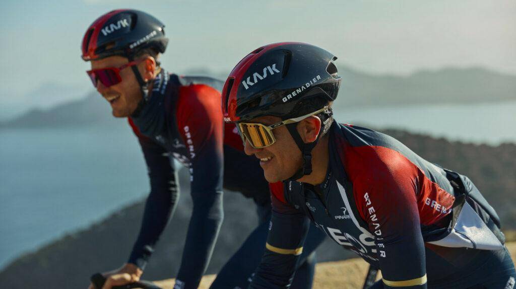 Richard Carapaz usará un uniforme exclusivo durante el 2022 en Ineos