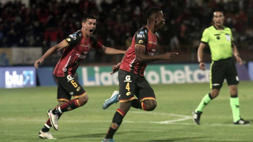 Deportivo Cuenca amarga a LDUQ con un agónico empate en el 'Rodrigo Paz'