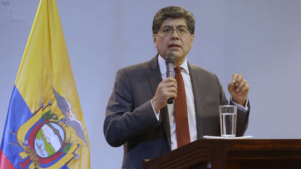 Ecuador ratifica reducción de gastos y personal de su servicio exterior