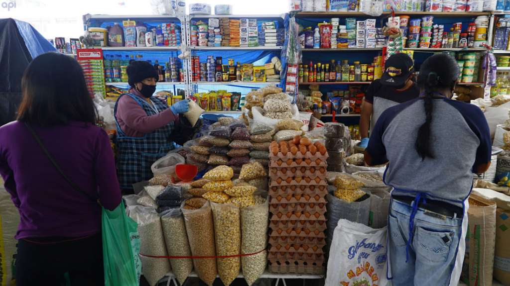 Coronavirus deja pérdidas por $700 millones en comercio e industria de Ecuador