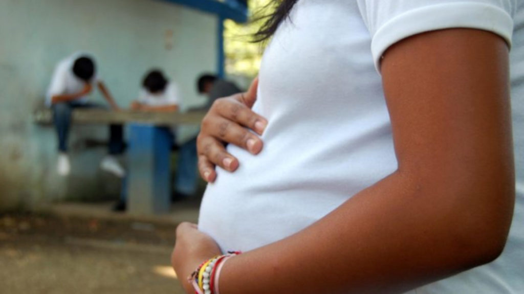 El embarazo adolescente cuesta 0,35 % del PIB de Latinoamérica