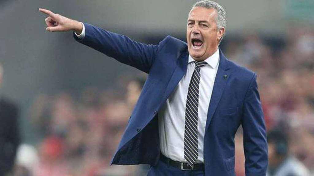 Gustavo Alfaro convoca 20 jugadores para amistoso contra México