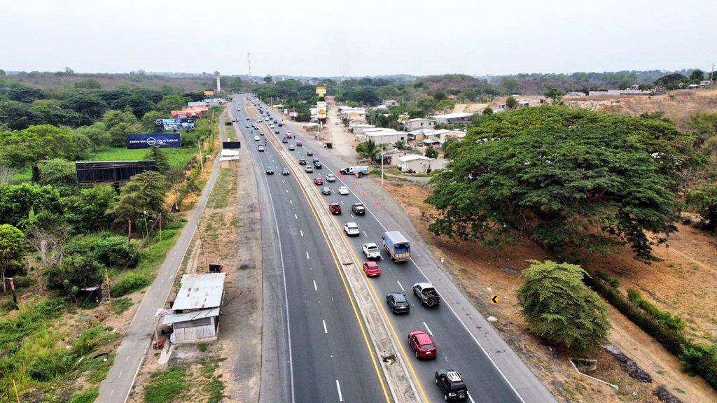 Manta, Salinas y Playas abarrotados de visitantes en el feriado