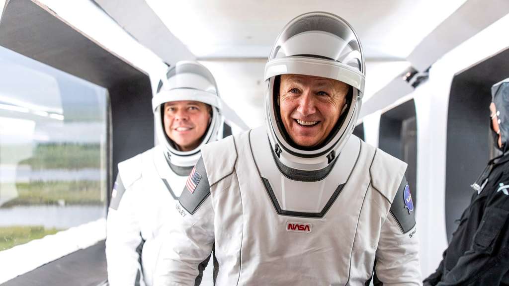 Trajes espaciales del Crew Dragon fueron elaborados por diseñador de X-Men