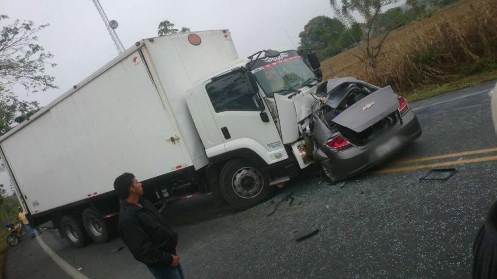 Accidente de tránsito en vía Balzar-El Empalme provoca 5 muertos