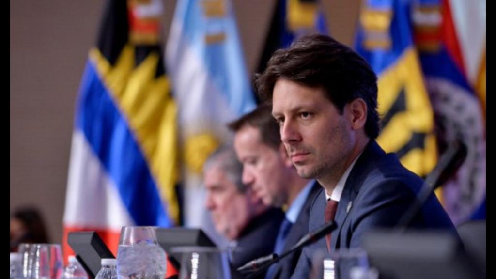 Ecuador dice que expresiones de secretaría OEA sobre Venezuela le restan crédito