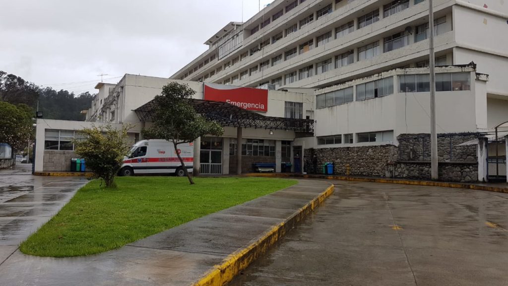 Sala de cuidados intensivos en hospitales de Cuenca están al límite