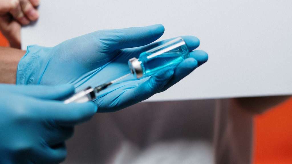 Pfizer se prepara para pedir autorización de vacuna