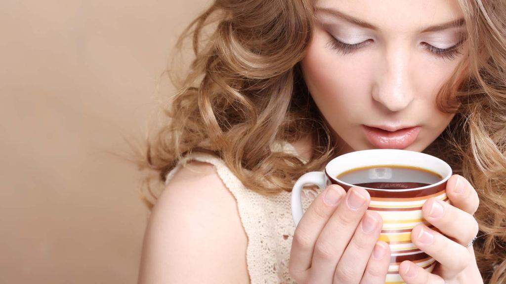 Estudio revela que es lo que pasa con las mujeres que toman 2-3 tazas de café al día