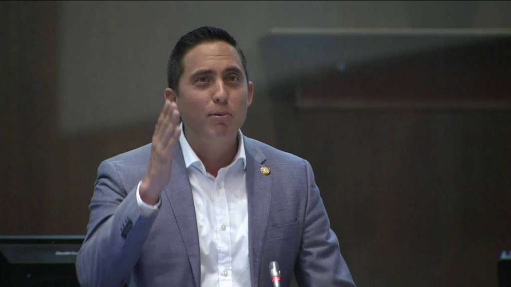 Detienen al asambleísta Daniel Mendoza y al director de SECOB Edmundo Tamayo